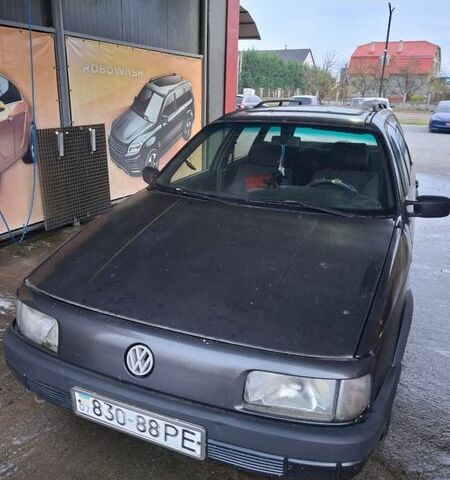 Серый Фольксваген Пассат, объемом двигателя 1.8 л и пробегом 200 тыс. км за 999 $, фото 1 на Automoto.ua