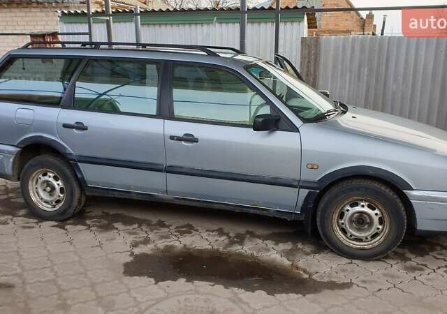 Серый Фольксваген Пассат, объемом двигателя 1.8 л и пробегом 220 тыс. км за 2500 $, фото 1 на Automoto.ua