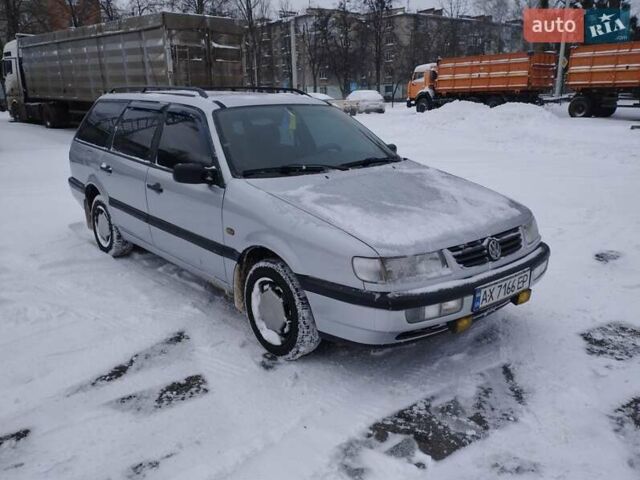 Серый Фольксваген Пассат, объемом двигателя 1.58 л и пробегом 343 тыс. км за 2500 $, фото 1 на Automoto.ua