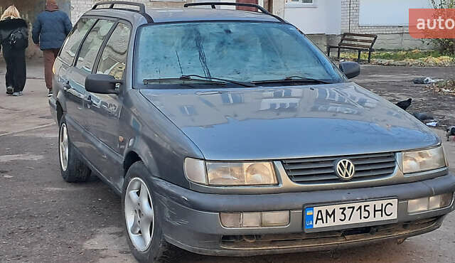 Серый Фольксваген Пассат, объемом двигателя 1.6 л и пробегом 100 тыс. км за 1350 $, фото 1 на Automoto.ua