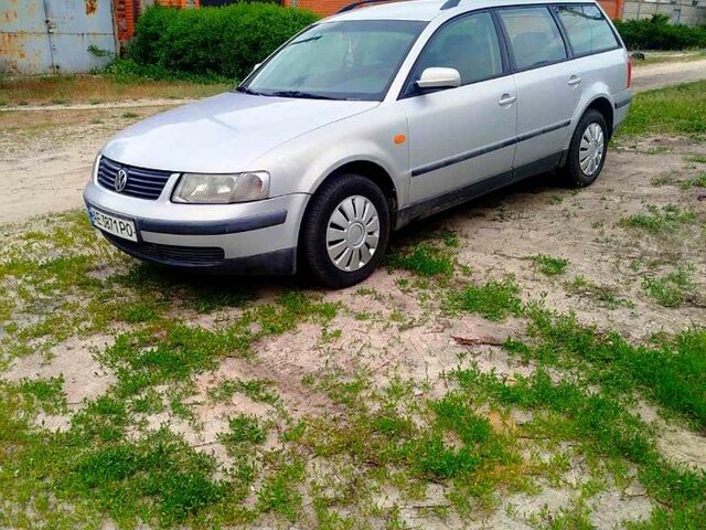 Сірий Фольксваген Пассат, об'ємом двигуна 1.8 л та пробігом 320 тис. км за 2850 $, фото 1 на Automoto.ua