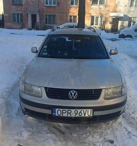 Серый Фольксваген Пассат, объемом двигателя 1.9 л и пробегом 395 тыс. км за 1400 $, фото 1 на Automoto.ua