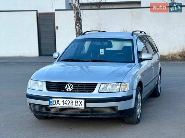 Серый Фольксваген Пассат, объемом двигателя 1.9 л и пробегом 300 тыс. км за 3650 $, фото 1 на Automoto.ua