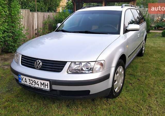 Сірий Фольксваген Пассат, об'ємом двигуна 1.6 л та пробігом 333 тис. км за 3400 $, фото 1 на Automoto.ua