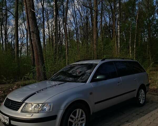 Серый Фольксваген Пассат, объемом двигателя 1.8 л и пробегом 340 тыс. км за 3400 $, фото 1 на Automoto.ua