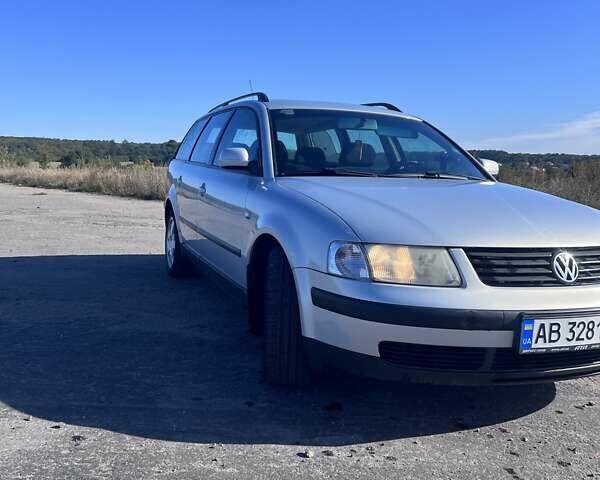 Серый Фольксваген Пассат, объемом двигателя 1.6 л и пробегом 287 тыс. км за 4000 $, фото 1 на Automoto.ua