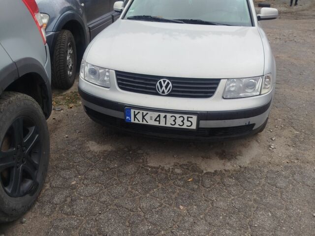 Серый Фольксваген Пассат, объемом двигателя 1.9 л и пробегом 261 тыс. км за 2800 $, фото 1 на Automoto.ua