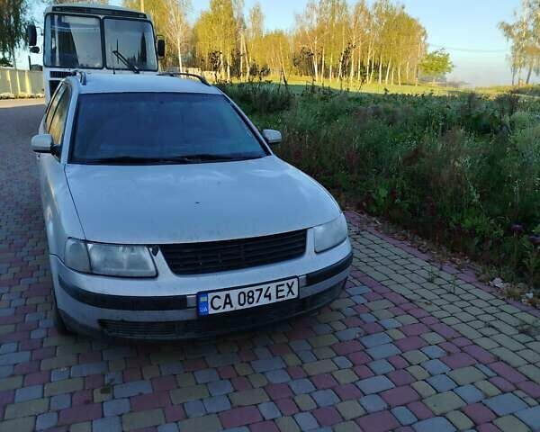 Серый Фольксваген Пассат, объемом двигателя 1.9 л и пробегом 540 тыс. км за 2500 $, фото 1 на Automoto.ua