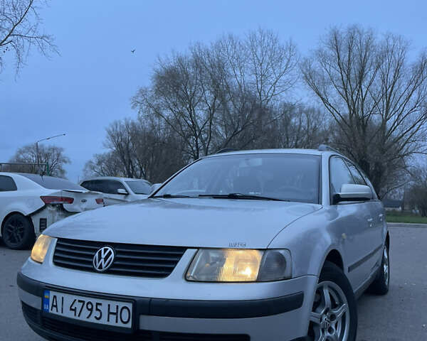 Серый Фольксваген Пассат, объемом двигателя 1.8 л и пробегом 375 тыс. км за 3200 $, фото 1 на Automoto.ua