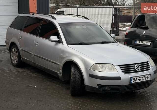 Серый Фольксваген Пассат, объемом двигателя 1.6 л и пробегом 200 тыс. км за 2500 $, фото 1 на Automoto.ua