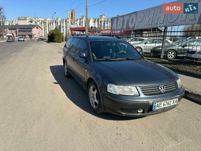 Серый Фольксваген Пассат, объемом двигателя 1.9 л и пробегом 241 тыс. км за 3000 $, фото 1 на Automoto.ua