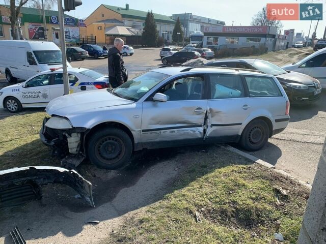 Серый Фольксваген Пассат, объемом двигателя 1.9 л и пробегом 350 тыс. км за 2500 $, фото 1 на Automoto.ua