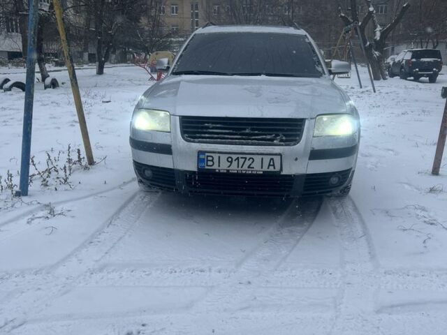 Серый Фольксваген Пассат, объемом двигателя 2 л и пробегом 320 тыс. км за 4850 $, фото 1 на Automoto.ua