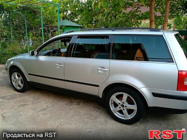 Серый Фольксваген Пассат, объемом двигателя 2 л и пробегом 100 тыс. км за 4500 $, фото 1 на Automoto.ua