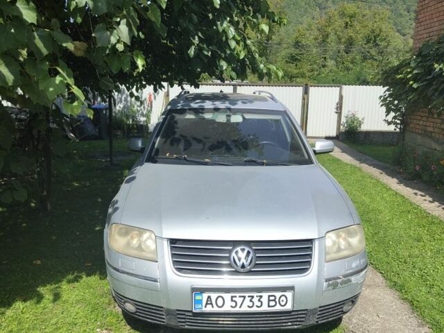 Серый Фольксваген Пассат, объемом двигателя 2.5 л и пробегом 220 тыс. км за 3500 $, фото 1 на Automoto.ua