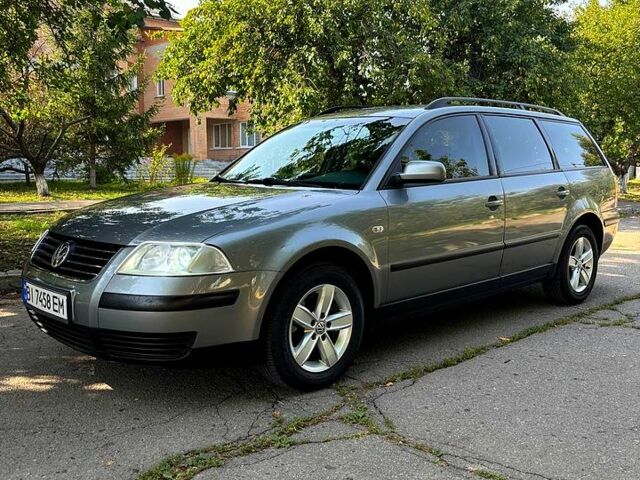 Серый Фольксваген Пассат, объемом двигателя 1.6 л и пробегом 284 тыс. км за 4500 $, фото 1 на Automoto.ua