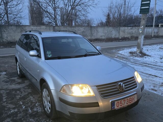 Серый Фольксваген Пассат, объемом двигателя 1.9 л и пробегом 300 тыс. км за 2700 $, фото 1 на Automoto.ua