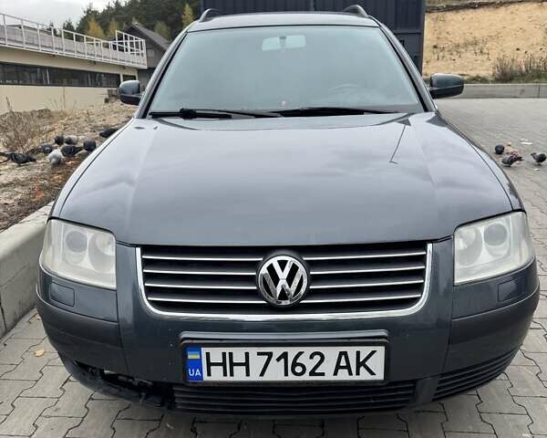Серый Фольксваген Пассат, объемом двигателя 1.78 л и пробегом 347 тыс. км за 3900 $, фото 1 на Automoto.ua