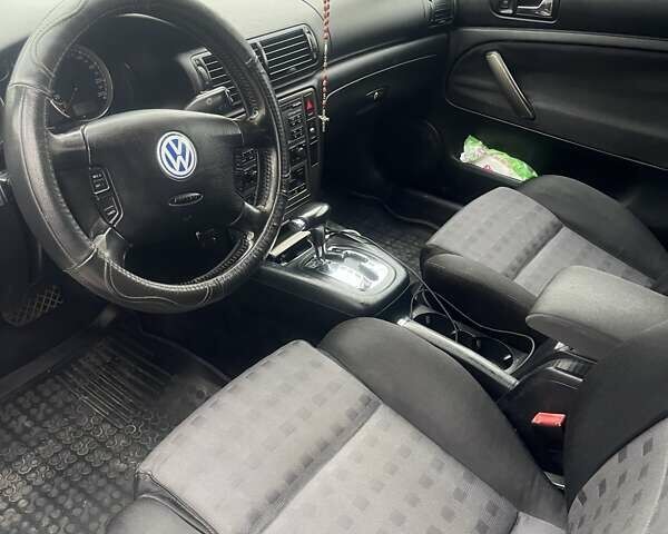 Серый Фольксваген Пассат, объемом двигателя 1.9 л и пробегом 350 тыс. км за 4300 $, фото 1 на Automoto.ua