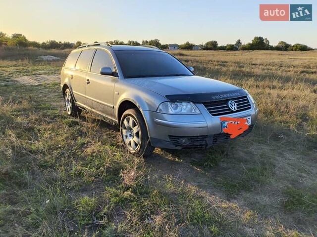 Сірий Фольксваген Пассат, об'ємом двигуна 2.5 л та пробігом 400 тис. км за 4000 $, фото 1 на Automoto.ua