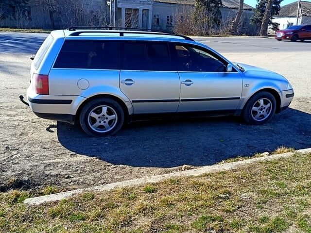 Серый Фольксваген Пассат, объемом двигателя 1.9 л и пробегом 369 тыс. км за 3600 $, фото 1 на Automoto.ua