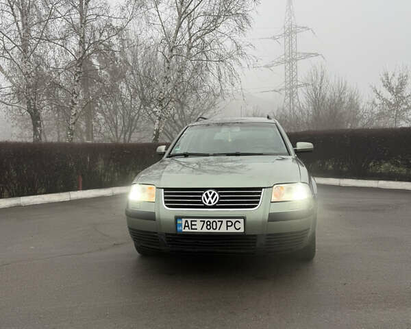 Серый Фольксваген Пассат, объемом двигателя 2 л и пробегом 280 тыс. км за 5400 $, фото 1 на Automoto.ua