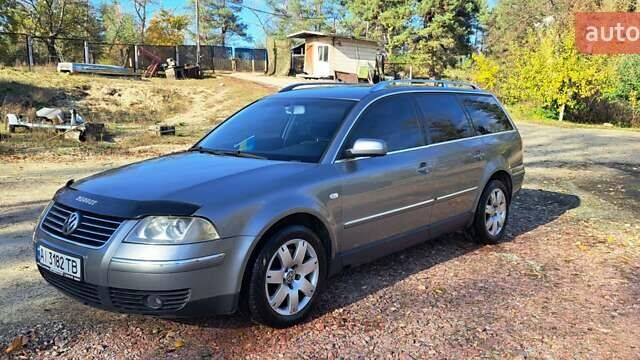 Серый Фольксваген Пассат, объемом двигателя 2.5 л и пробегом 298 тыс. км за 3999 $, фото 1 на Automoto.ua