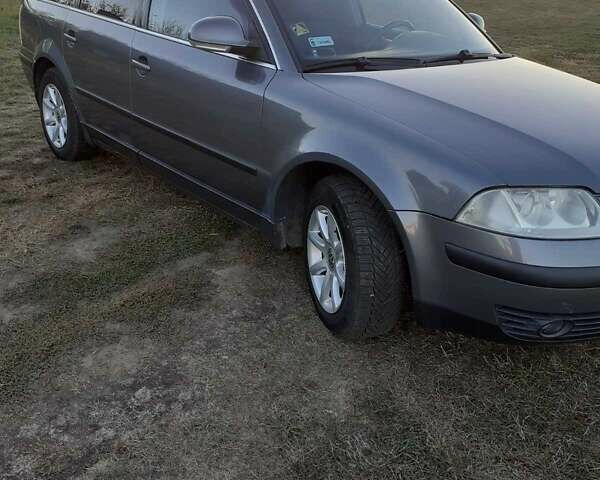 Серый Фольксваген Пассат, объемом двигателя 1.9 л и пробегом 283 тыс. км за 4900 $, фото 1 на Automoto.ua