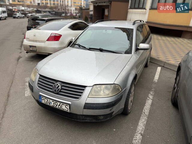 Серый Фольксваген Пассат, объемом двигателя 1.9 л и пробегом 300 тыс. км за 1900 $, фото 1 на Automoto.ua