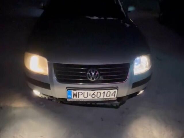 Серый Фольксваген Пассат, объемом двигателя 1.9 л и пробегом 300 тыс. км за 2200 $, фото 1 на Automoto.ua