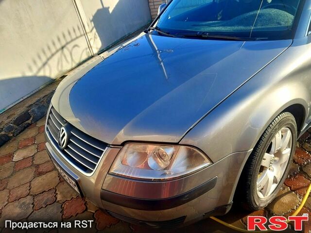 Серый Фольксваген Пассат, объемом двигателя 2.3 л и пробегом 240 тыс. км за 5800 $, фото 1 на Automoto.ua