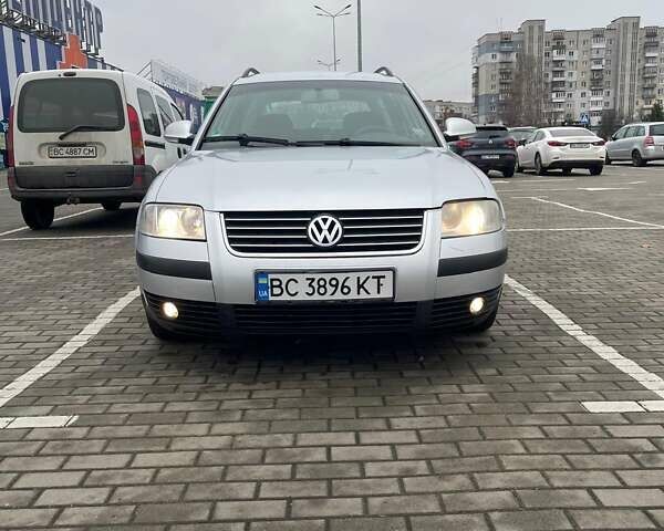 Серый Фольксваген Пассат, объемом двигателя 1.6 л и пробегом 225 тыс. км за 4500 $, фото 1 на Automoto.ua