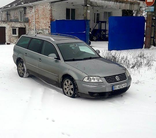 Серый Фольксваген Пассат, объемом двигателя 2.5 л и пробегом 270 тыс. км за 5500 $, фото 1 на Automoto.ua