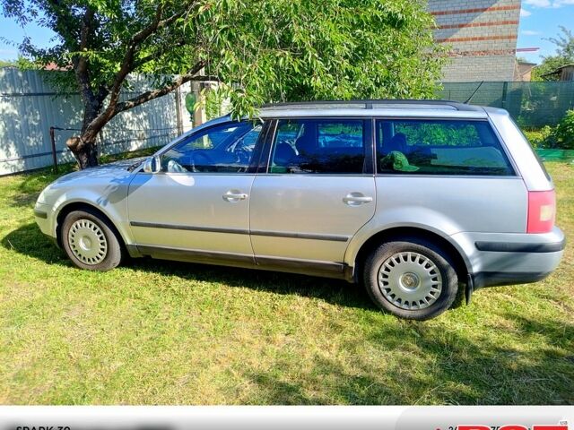 Серый Фольксваген Пассат, объемом двигателя 1.6 л и пробегом 255 тыс. км за 4950 $, фото 1 на Automoto.ua