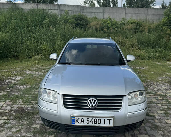 Серый Фольксваген Пассат, объемом двигателя 2.5 л и пробегом 365 тыс. км за 4500 $, фото 1 на Automoto.ua