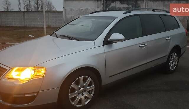 Серый Фольксваген Пассат, объемом двигателя 1.97 л и пробегом 295 тыс. км за 4450 $, фото 1 на Automoto.ua