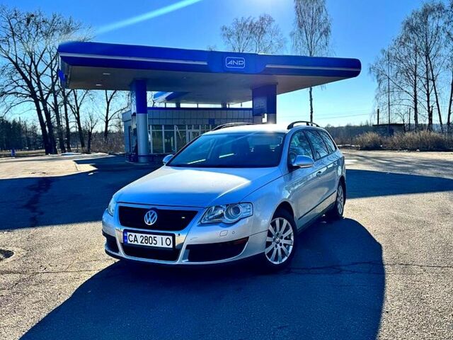 Серый Фольксваген Пассат, объемом двигателя 2 л и пробегом 275 тыс. км за 5350 $, фото 1 на Automoto.ua