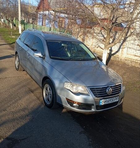 Серый Фольксваген Пассат, объемом двигателя 1.97 л и пробегом 280 тыс. км за 4600 $, фото 1 на Automoto.ua