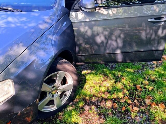 Серый Фольксваген Пассат, объемом двигателя 1.6 л и пробегом 298 тыс. км за 5950 $, фото 1 на Automoto.ua