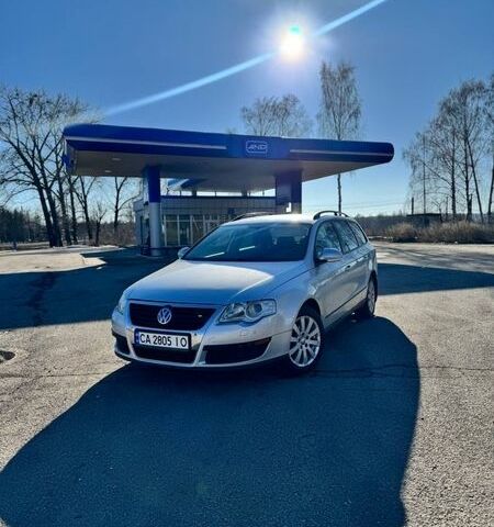 Серый Фольксваген Пассат, объемом двигателя 2 л и пробегом 275 тыс. км за 5500 $, фото 1 на Automoto.ua