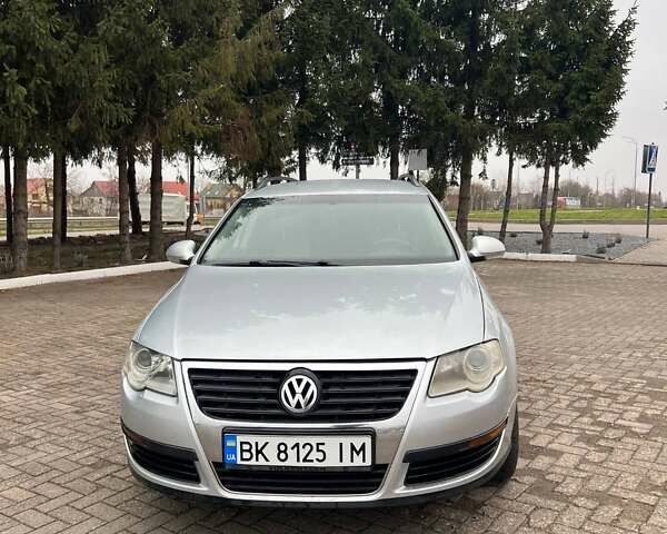 Серый Фольксваген Пассат, объемом двигателя 1.9 л и пробегом 331 тыс. км за 4300 $, фото 1 на Automoto.ua