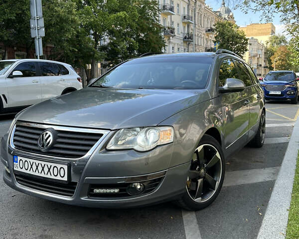 Серый Фольксваген Пассат, объемом двигателя 2 л и пробегом 210 тыс. км за 6700 $, фото 1 на Automoto.ua