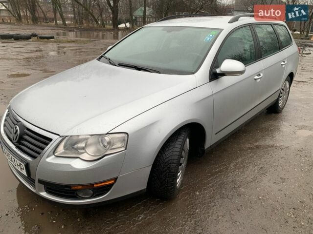 Серый Фольксваген Пассат, объемом двигателя 1.6 л и пробегом 200 тыс. км за 5300 $, фото 1 на Automoto.ua