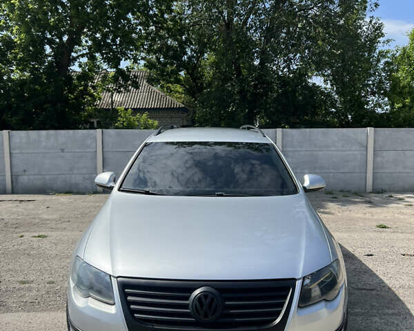 Серый Фольксваген Пассат, объемом двигателя 1.9 л и пробегом 295 тыс. км за 5800 $, фото 1 на Automoto.ua