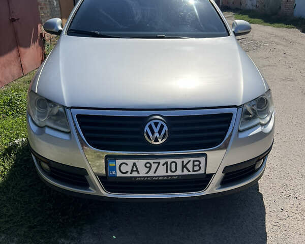 Сірий Фольксваген Пассат, об'ємом двигуна 1.6 л та пробігом 272 тис. км за 5500 $, фото 1 на Automoto.ua
