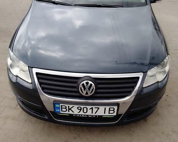 Сірий Фольксваген Пассат, об'ємом двигуна 2 л та пробігом 330 тис. км за 6300 $, фото 1 на Automoto.ua
