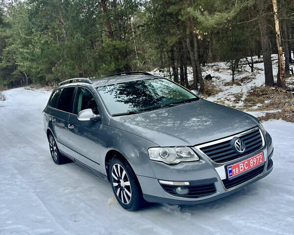 Сірий Фольксваген Пассат, об'ємом двигуна 1.6 л та пробігом 270 тис. км за 6800 $, фото 1 на Automoto.ua