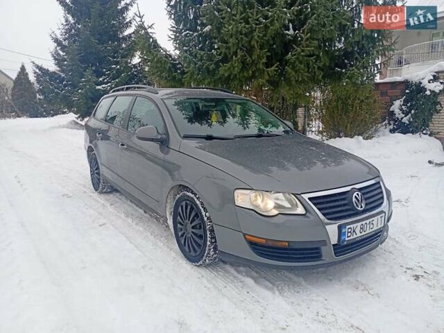 Сірий Фольксваген Пассат, об'ємом двигуна 1.6 л та пробігом 220 тис. км за 4000 $, фото 1 на Automoto.ua
