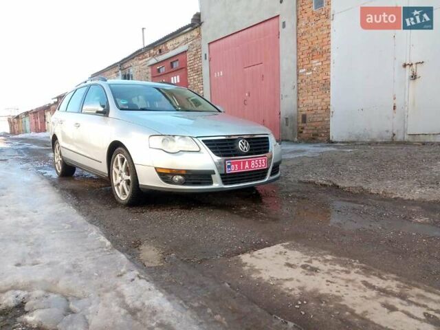 Серый Фольксваген Пассат, объемом двигателя 1.6 л и пробегом 220 тыс. км за 5450 $, фото 1 на Automoto.ua