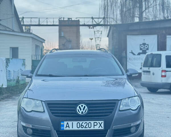 Серый Фольксваген Пассат, объемом двигателя 2 л и пробегом 300 тыс. км за 6500 $, фото 1 на Automoto.ua